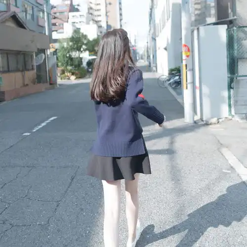 比打底衫显年轻百倍的毛衣,适合8090后女神,春节穿减龄文艺