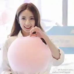 我哪个五官长的不像中分女生我是丑的扎头发的