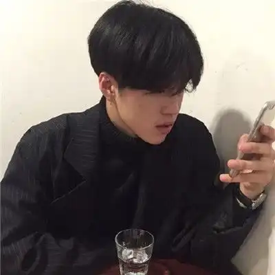 帅气超酷的男生微信头像吸引迷妹