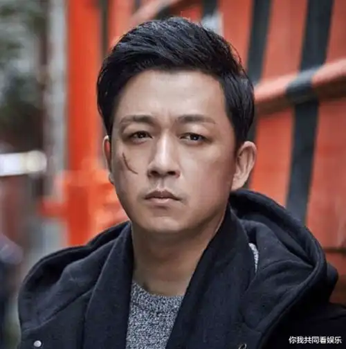 有种盛世美颜叫潘粤明旧照,看到他18岁的颜值,帅到掉渣
