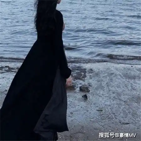 2021好看的美女背影图片长发女生背影图片素材