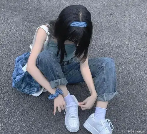 985男大学生用前女友照片合成不雅视频传播,被发现后遭学校处理