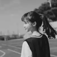 有意境的女生黑白头像倾此一生只为伊人