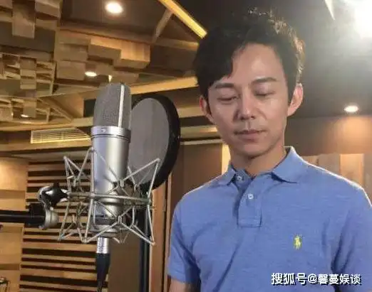 他曾欺负何炅是新人,为钱出卖老东家,如今沦为婚礼司仪无人识