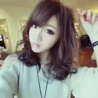 qq头像正文女生长发