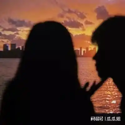 被70岁老太太和30岁男人侵犯的寡妇