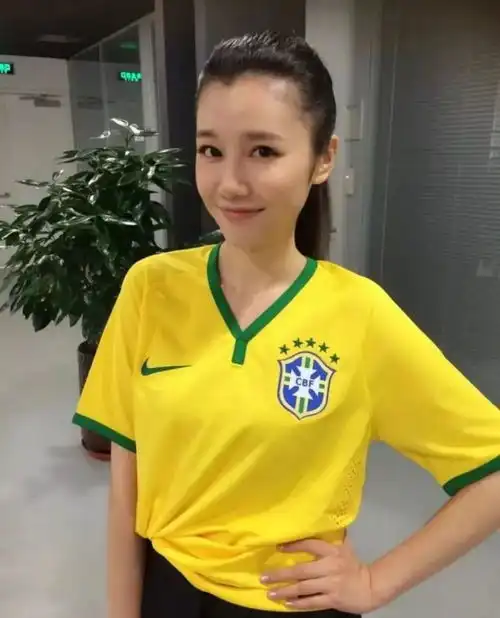 央视十大美女主持,颜值不输明星,谁才是你心中的金话筒