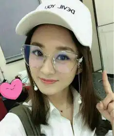 女星戴眼镜谁最好看范冰冰呆萌可爱,热巴变化好大