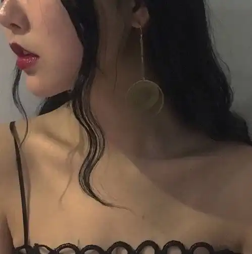 这是不是你发自拍时想找的文案