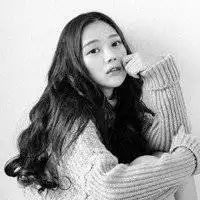 短发戴眼镜卡通女生萌版微信头像图片大全