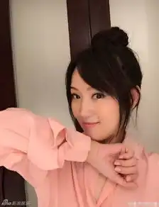 45岁杨钰莹穿粉衣自拍网友纷纷表白女神