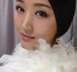 43岁杨钰莹美艳照曝光娇嫩似少女图