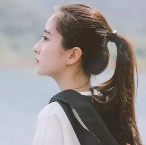 这4种脸型的女孩,不适合披头发