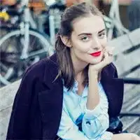 简单好看的欧美女生头像,复古系意境中的女子