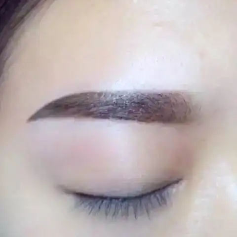 网红都爱雾状眉,因为真的很美......