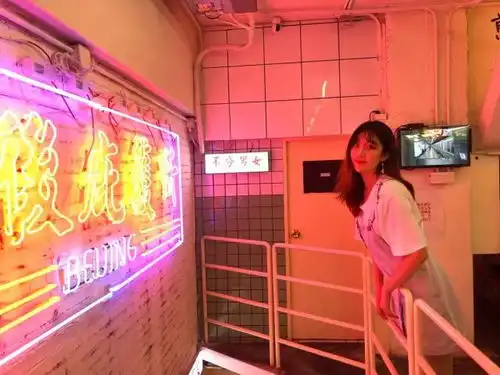 吃鸡上瘾少女枪给我三级头给我跳机场不要怂