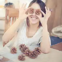 唯美好看的三姐妹qq头像朋友就是把你看透了还喜欢你的人