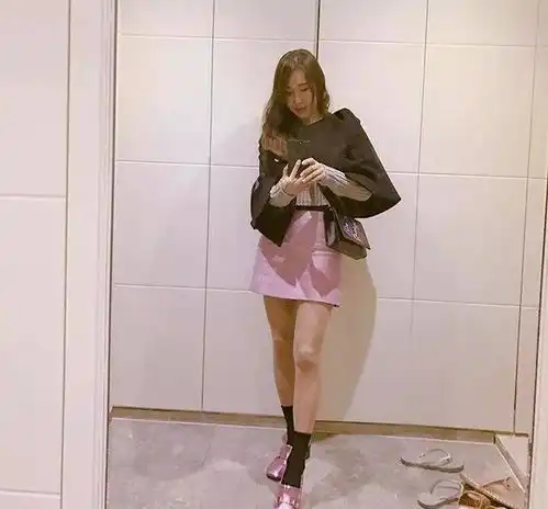 50岁韩国女牙医爆红和女儿合照像姐妹