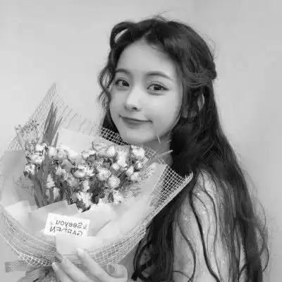 离幸福的终点还很遥远,霸气冷漠黑白头像女
