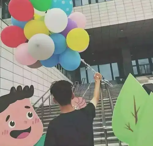 头像我还能笑所以不算很糟