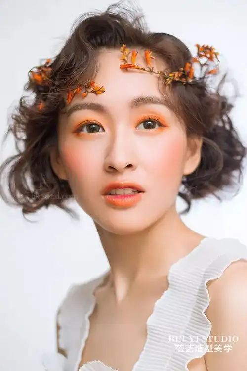 一组枫叶色妆容,暖到你了吗
