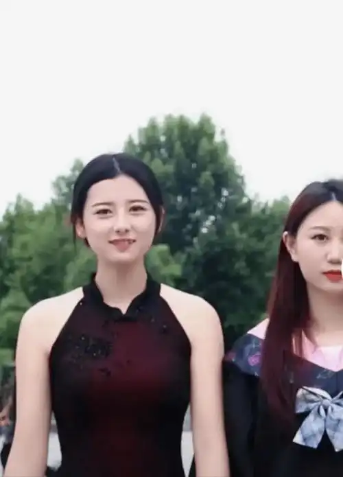 女网红私自进校园拍摄,穿旗袍假扮女大学生,学校回应大快人心