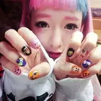 谁知道这两张女生头像的原图不带文字的知道的发一下谢谢