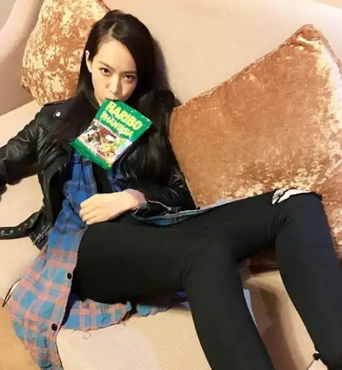 宋茜豪宅公开,女战士风格,彪悍人生不需要解释,院子有小花园
