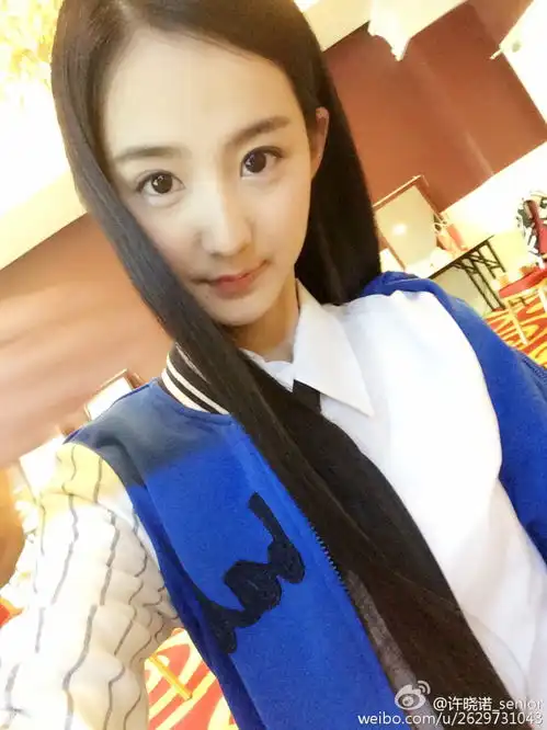 组图武汉音乐学院校花清纯照曝光