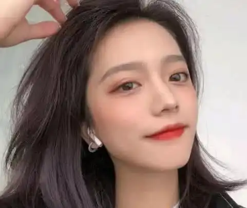 老师走过来时,初中生一般会把手机藏在哪第三只有女生才敢藏