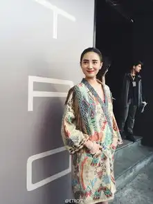 2015时装周华人女星造型盘点昆凌拖鞋造型遭吐槽