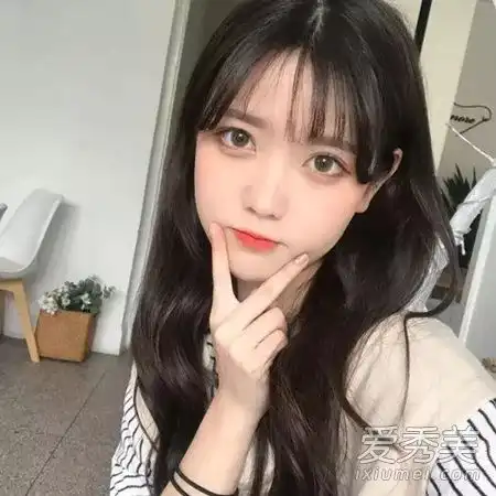 2019年流行什么样的卷发明年的净红色款式已经被这两种类型预订了