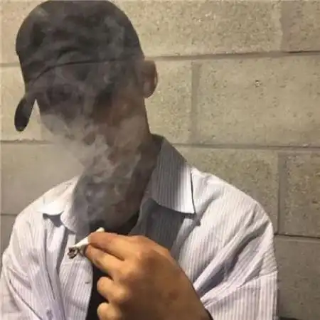 qq头像男生孤独寂寞不善言辞就活该孤独