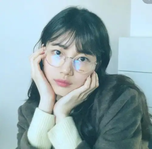 韩国顶级美女秀智露素颜太像路人,她的美貌曾迷倒李敏镐李栋旭呀