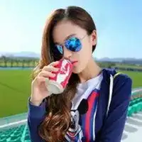 带墨镜的长发女生头像戴墨镜的长发美女图片头像