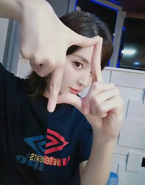 娜扎首次回应分手工作室忙着辟谣,网友自导自演玩的可还溜