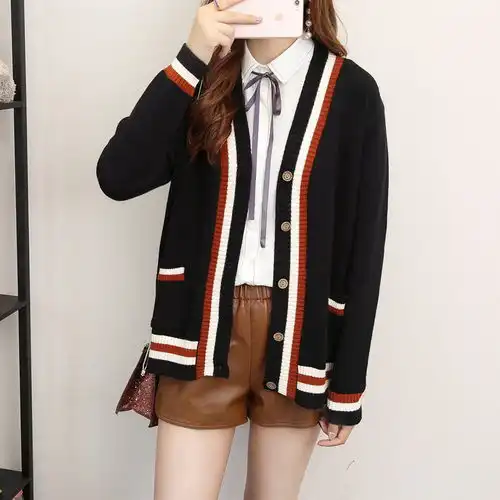 搭配减龄显瘦的女装,尽显时髦又优雅的气质