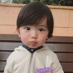 这个萌翻ins的小男孩可爱起来,真的没女孩子什么事了
