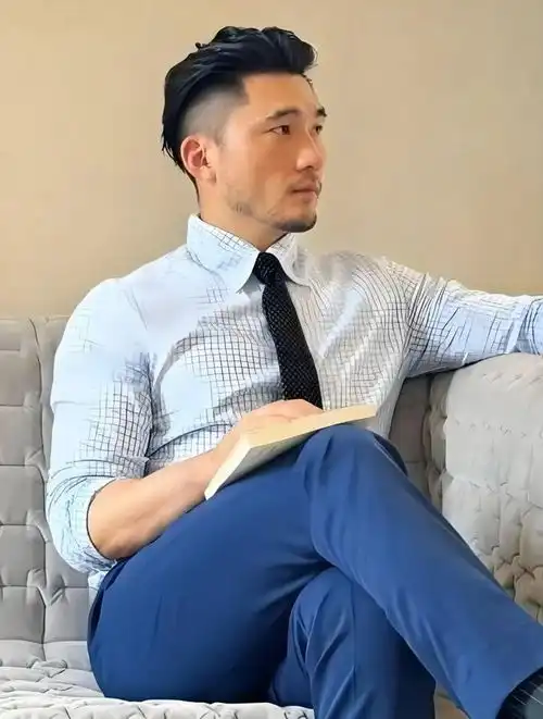 建议穿衬衫的男士剪这3款发型,轻熟帅气,尽显型男魅力