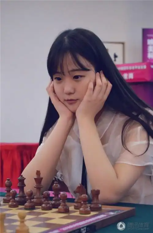 象棋美少女走红国际象棋美少女袁烨