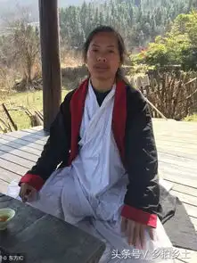 夫妻隐居武当山,过着神雕侠侣杨过小龙女诗意生活,抚琴练剑