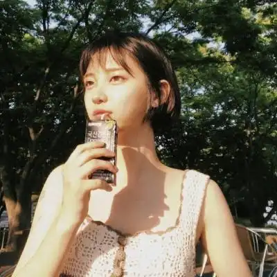 幽默笑话我媳妇儿早上醒来,发现被窝里多了个人