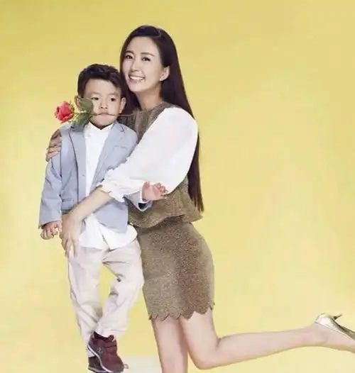 拍戏意外怀孕,孩子26周早产,孩子11岁至今父亲是谜