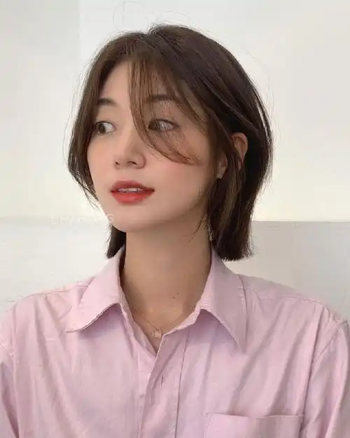 2023短发推荐不同脸型的不踩雷短发公式,圆脸首选直发方脸须将视觉重心上移