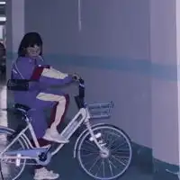 关于在地下车库的女生头像