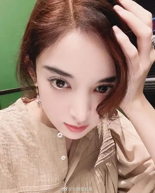 看到娜扎的怼脸自拍,我真实地对耳环心动了