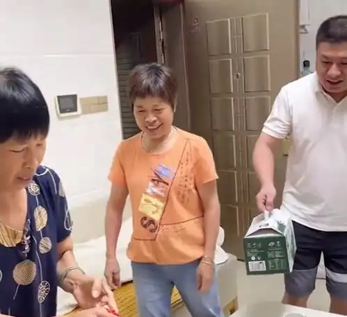 福建女子和丈夫吵架后回娘家,婆婆带礼物上门道歉,当场心疼大哭