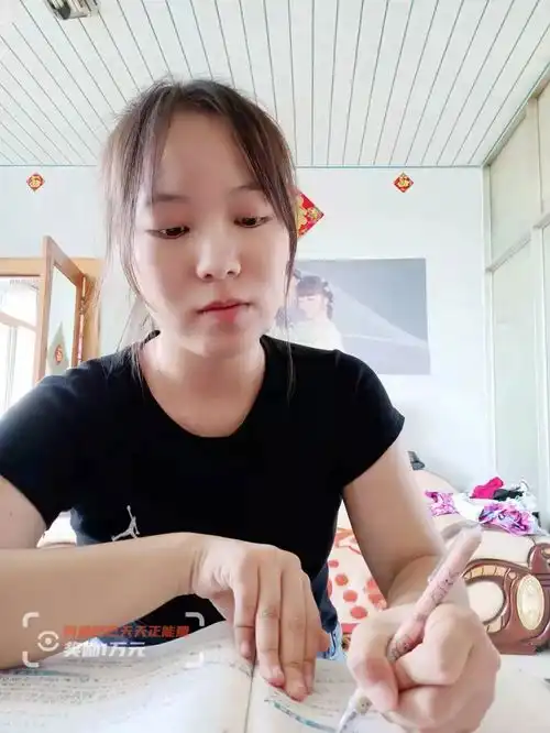 一家三口挤一炕,寒门女孩活出自己的风采,高分考取电子科技大学
