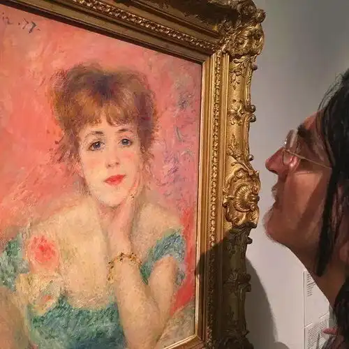 他笔下的美女们个个美到炸裂,光影在纸上盛放3岁作画,上报纸登电视的大师