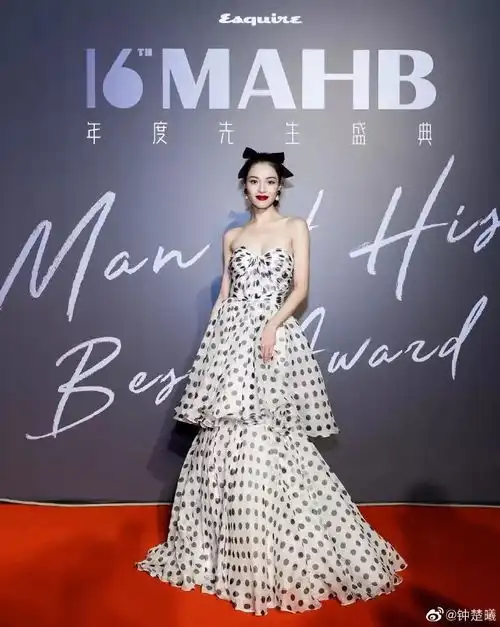 时尚博主美妆达人宝藏女孩钟楚曦